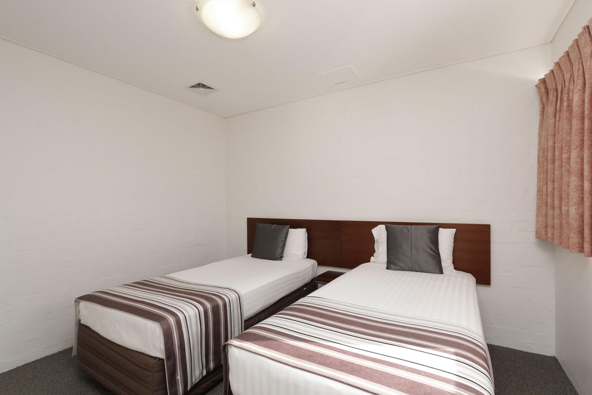 Atrium Hotel Mandurah Exterior photo
