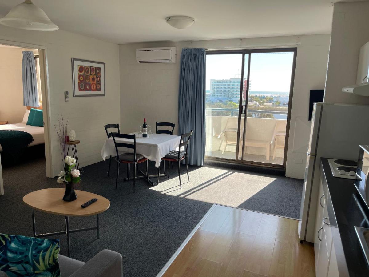 Atrium Hotel Mandurah Exterior photo
