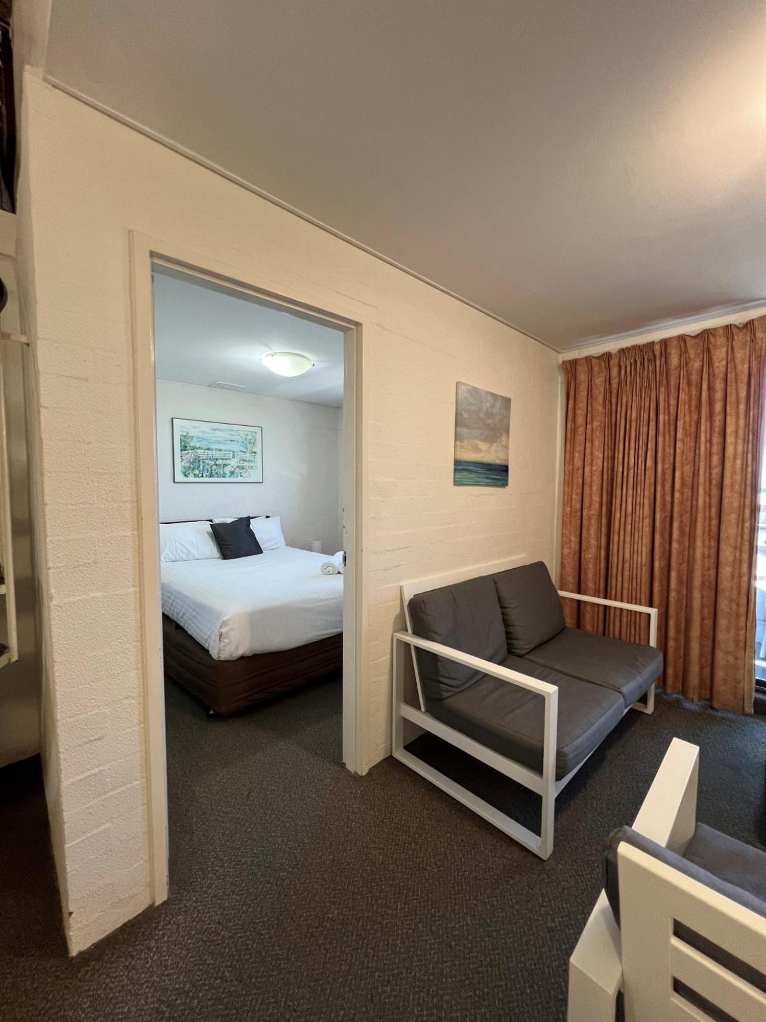 Atrium Hotel Mandurah Exterior photo